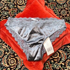 Stella McCartney NWT Mercury Lavender Grey silk and lace panty M